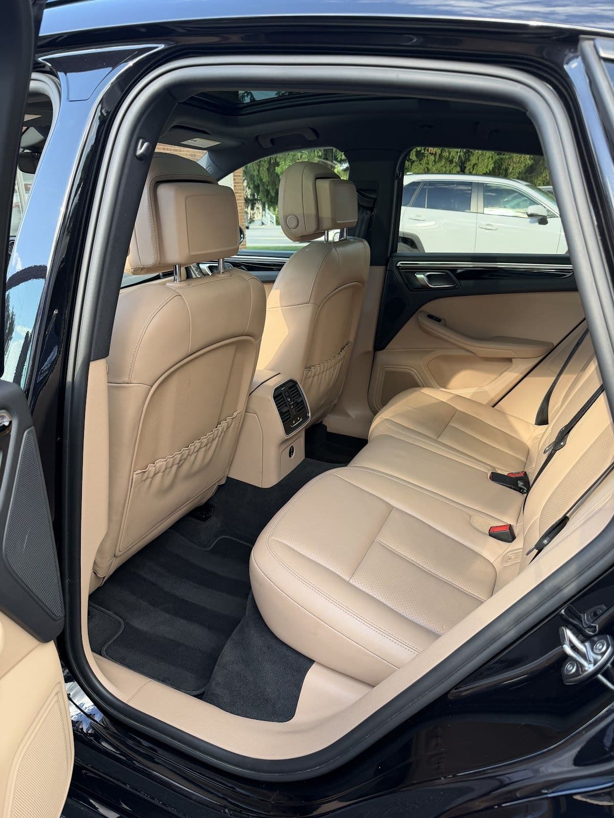 Detailed customer vehicle 9